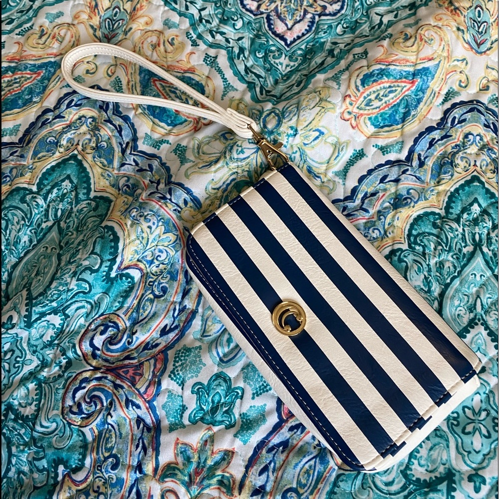 Charming Charlie, Cute little purse💙